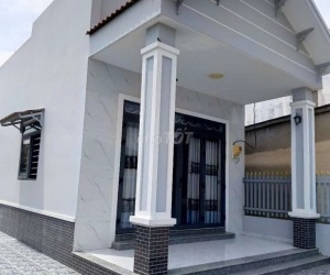 VỊ TRÍ ĐẸP – GIÁ TỐT  – CHÍNH CHỦ Bán Nhà Đường ĐT. 826C, Xã Long Hựu Đông, Cần Đước, Long An
