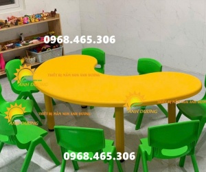 Bàn bán nguyệt mầm non, bàn vòng cung mầm non nhập khẩu