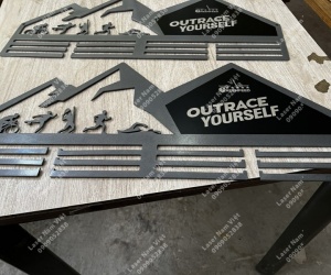 Cần tìm giá treo huy chương chuẩn đẹp, giá rẻ