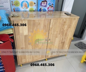 Tủ đựng chăn gối mầm non, tủ cặp dép trẻ em bằng gỗ