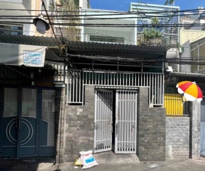 SIÊU PHẨM XÓM CHIẾU, P.13, QUẬN 4, HỒ CHÍ MINH - NHÀ NỞ HẬU TÀI LỘC.