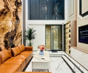 NHÀ 5 TẦNG LUNG LINH FULL NỘI THÂT XỊN XÒ - CÓ Ô CHỠ THANG MÁY