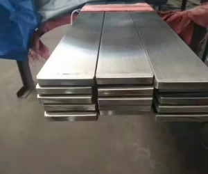 THANH LA INOX 420J2 UNICOSTEEL: LỰA CHỌN TỐI ƯU CHO CHẾ TẠO DAO KÉO VÀ LINH KIỆN ĐỘ CỨNG CAO 