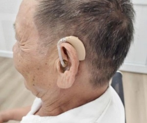 Bác tưởng máy hỏng… Nhưng thực ra đôi tai đã thay đổi sau 6 năm