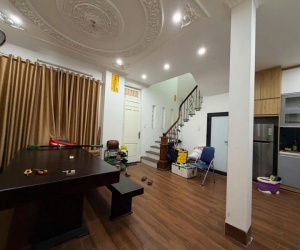 Bán nhà Ngọc Lâm 40m 5 tầng MT6m lô góc ô tô đỗ 10m ra hồ nhỉnh 13 tỷ