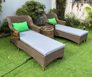 Mẫu ghế nằm hồ bơi thư giãn với kiểu thiết kế sang trọng