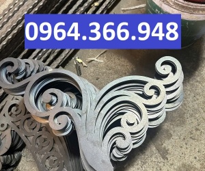 Góc hoa CNC mái kính trang trí mặt tiền
