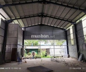Bán kho xưởng gần 935m2 đất rất đẹp,mặt tiền Quốc Lộ 1A hướng TP.HCM về Long An